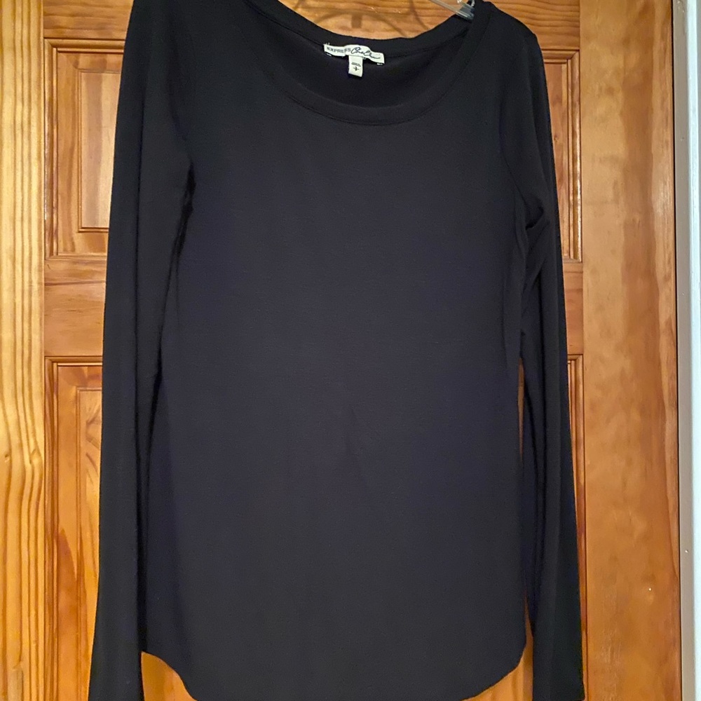 Long sleeve black top with cut out back